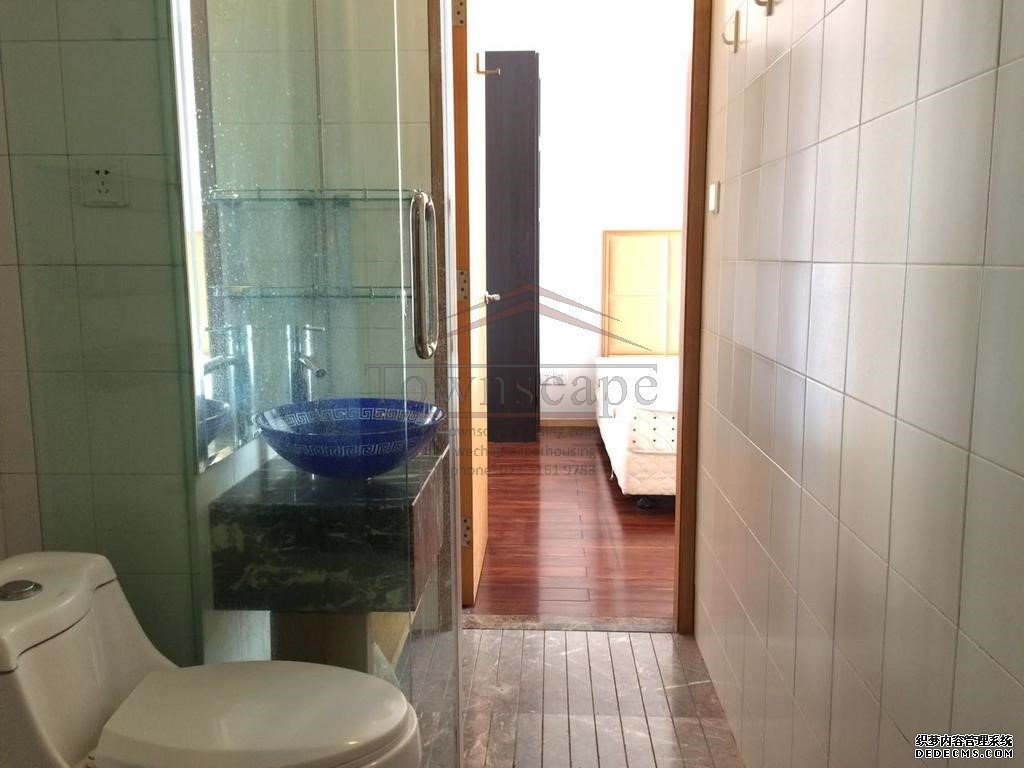  Sunny & Spacious 1BR Apartment near West Nanjing Road