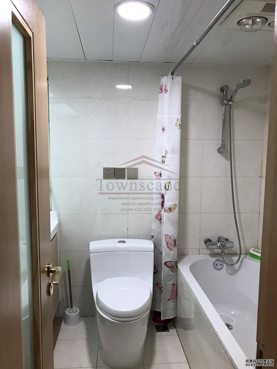  Clean 2.5BR Apartment in Jingan