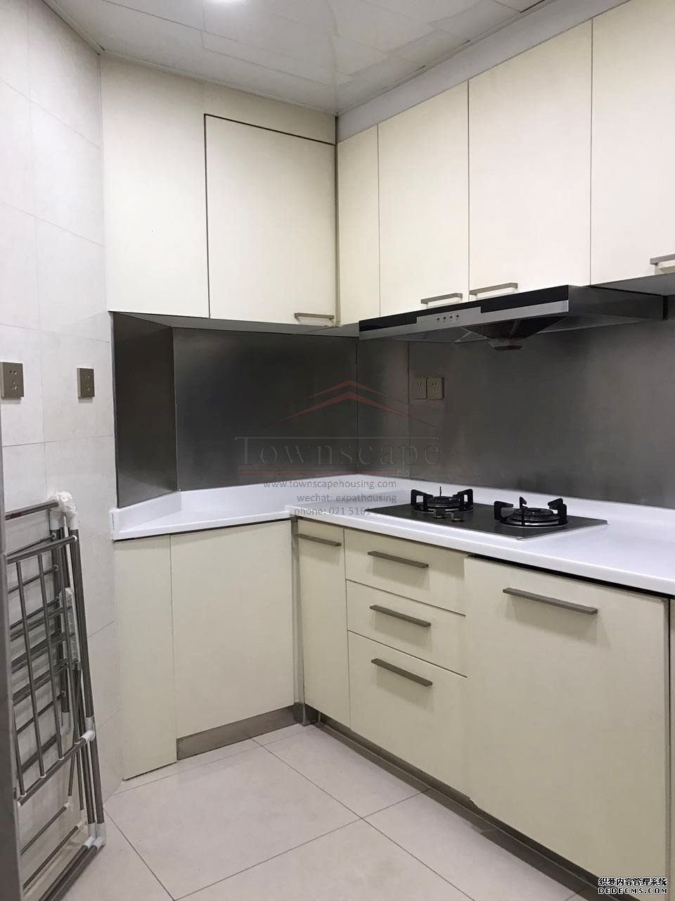  Clean 2.5BR Apartment in Jingan