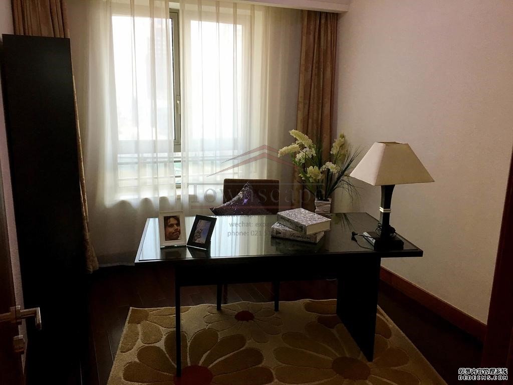  Elegant 3BR High-Floor @West Nanjing Road