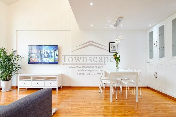  Bright 1BR Apartment near Jingan Temple