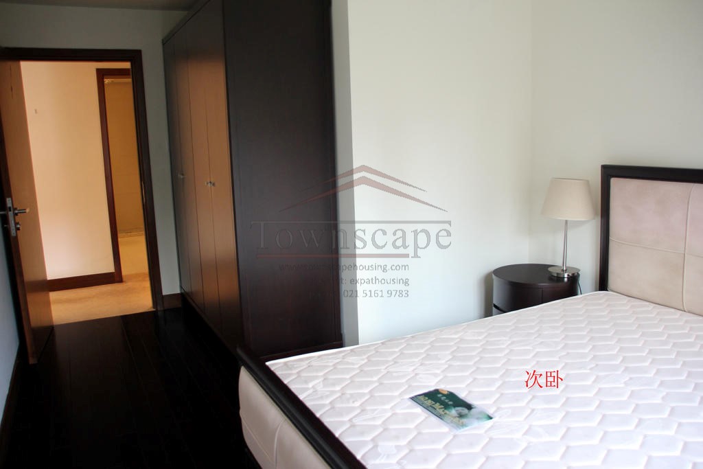  2.5BR Apartment at West Nanjing Road