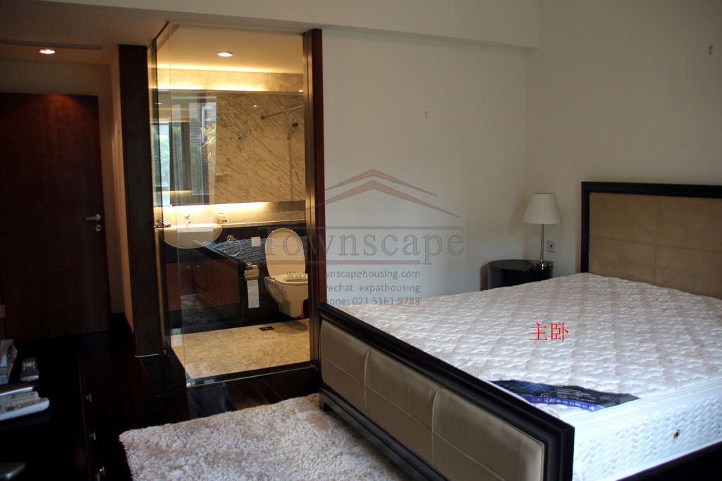  2.5BR Apartment at West Nanjing Road