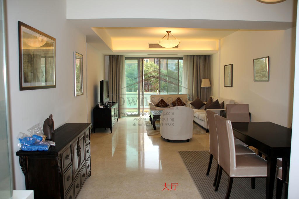  2.5BR Apartment at West Nanjing Road