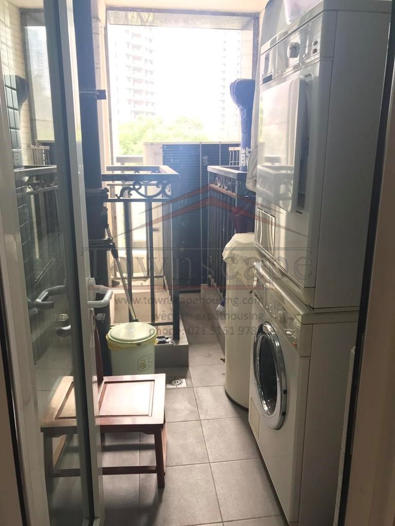  Welcoming 2BR Apartment for Rent in Lujiazui