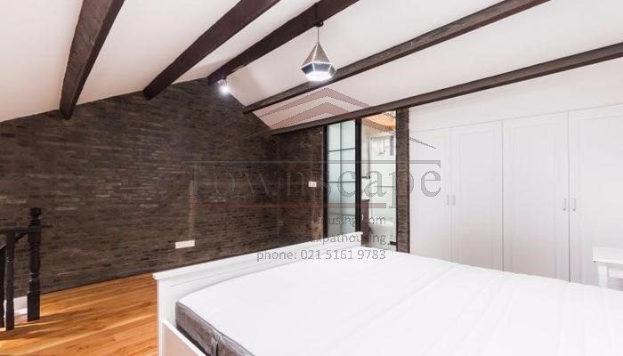  Big Loft Apartment with Balcony in central Downtown