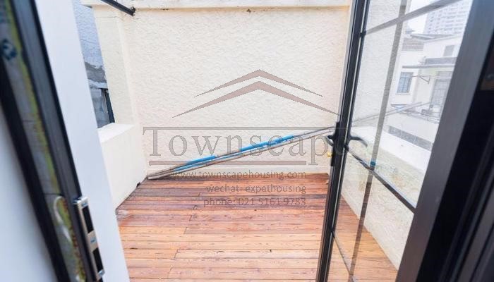  Big Loft Apartment with Balcony in central Downtown