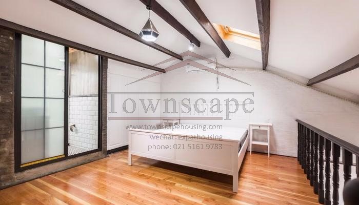  Big Loft Apartment with Balcony in central Downtown