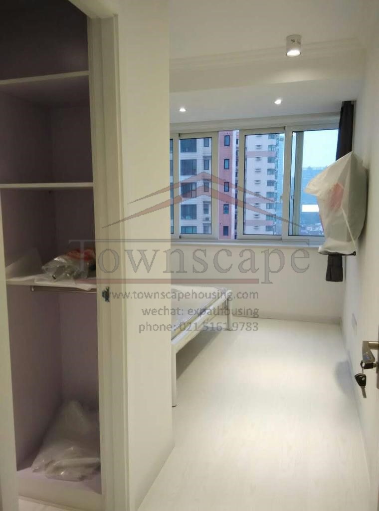  Renovated 1BR Apartment in Jingan Temple area