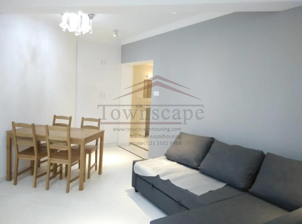  Renovated 1BR Apartment in Jingan Temple area