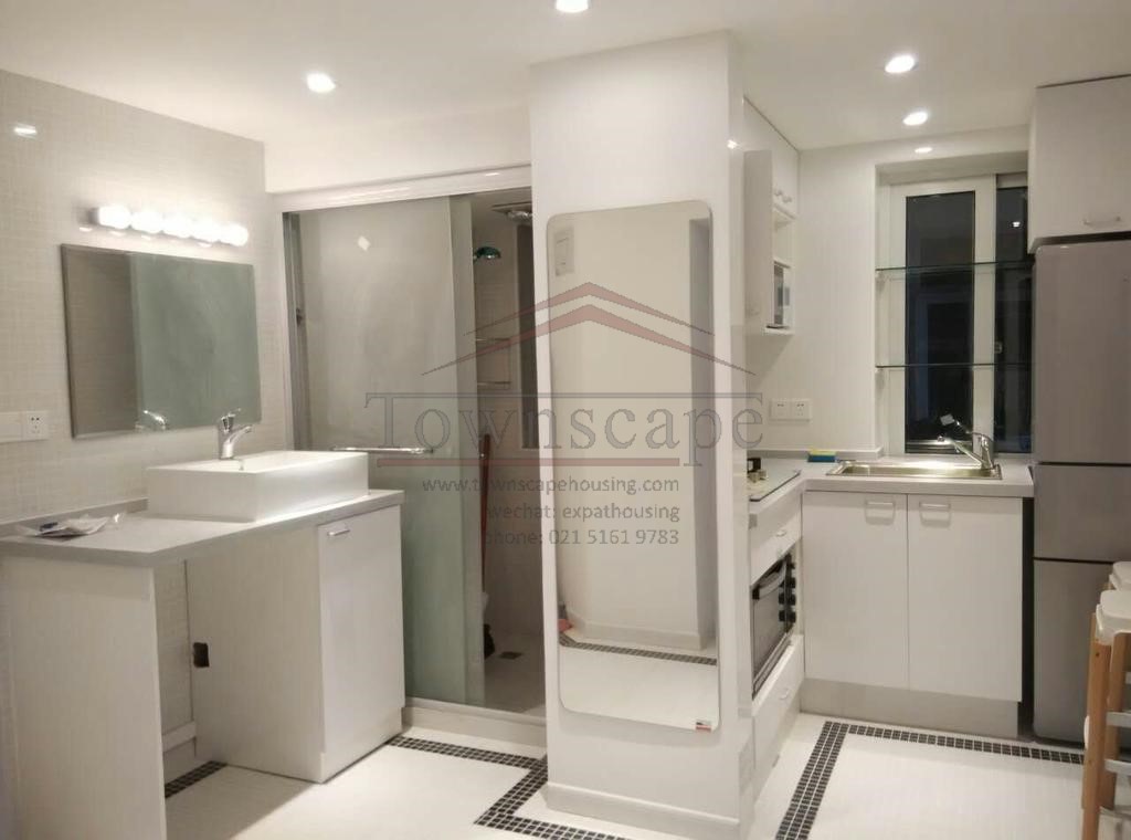  Renovated 1BR Apartment in Jingan Temple area