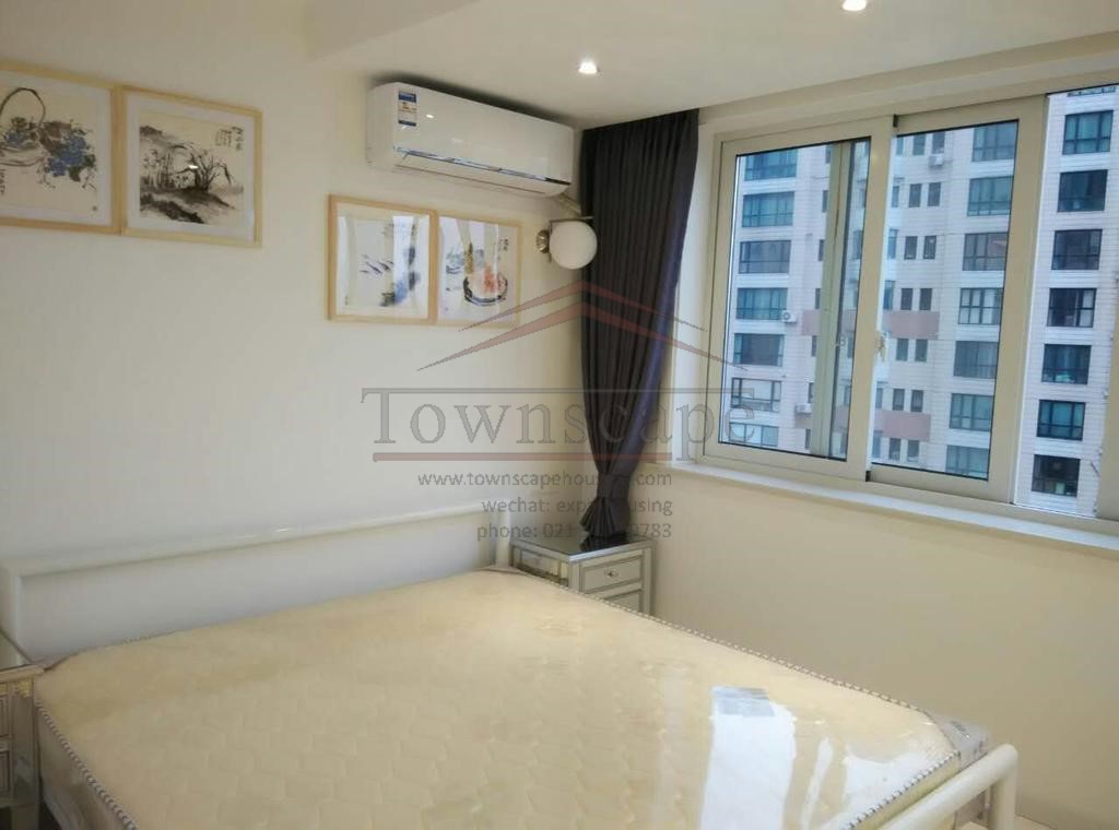  Renovated 1BR Apartment in Jingan Temple area