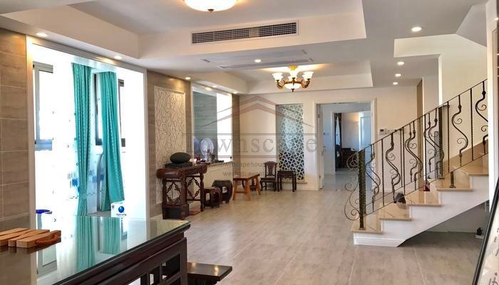  4BR Penthouse w/Roof-Top in Jingan