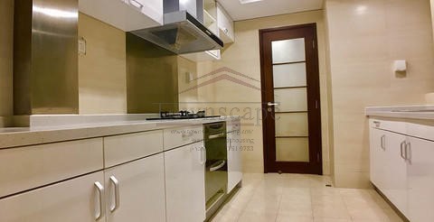  Nicely furnished 3BR Apartment for rent at Laoximen