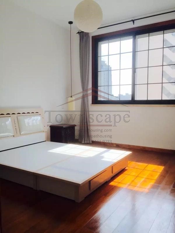  Sunny 3BR Apartment in French Concession