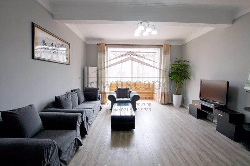  Modernized 2BR Apartment near Jiangsu Road