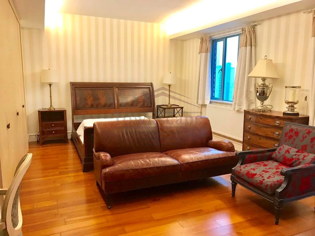  Luxurious 400sqm Penthouse near West Nanjing Road