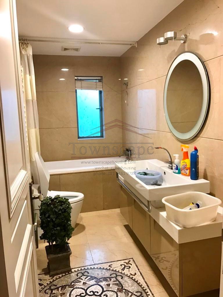  Luxurious 400sqm Penthouse near West Nanjing Road