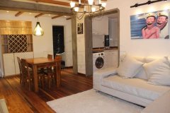  Beautiful 3BR Apartment for rent with Heating nr Jiaotong University