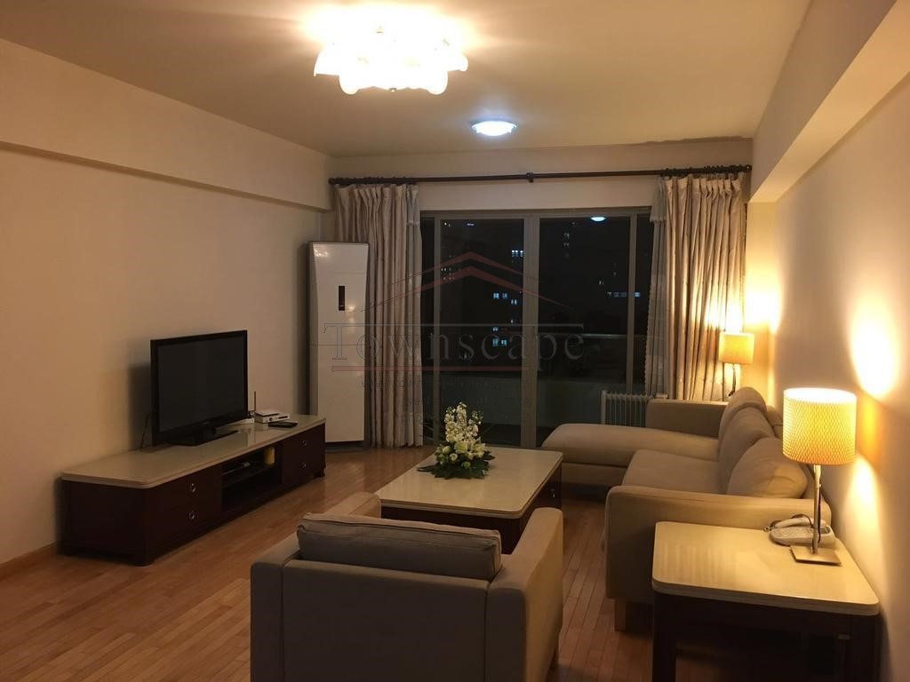  Modern 3BR Apartment in Jingan, Free Gym&Pool