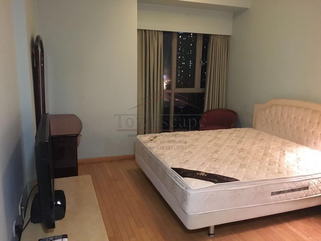  Modern 3BR Apartment in Jingan, Free Gym&Pool