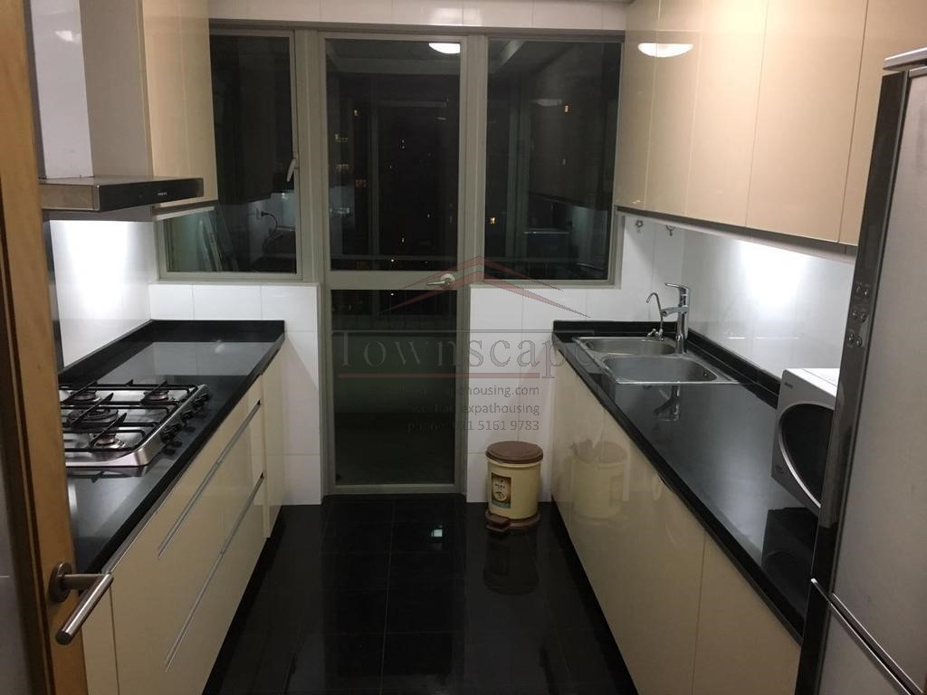  Modern 3BR Apartment in Jingan, Free Gym&Pool