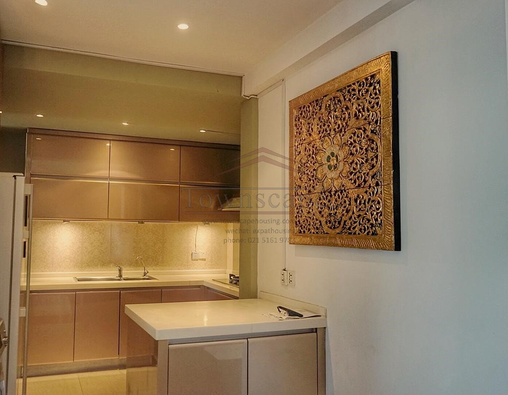  Renovated 3BR Apartment in Jingan