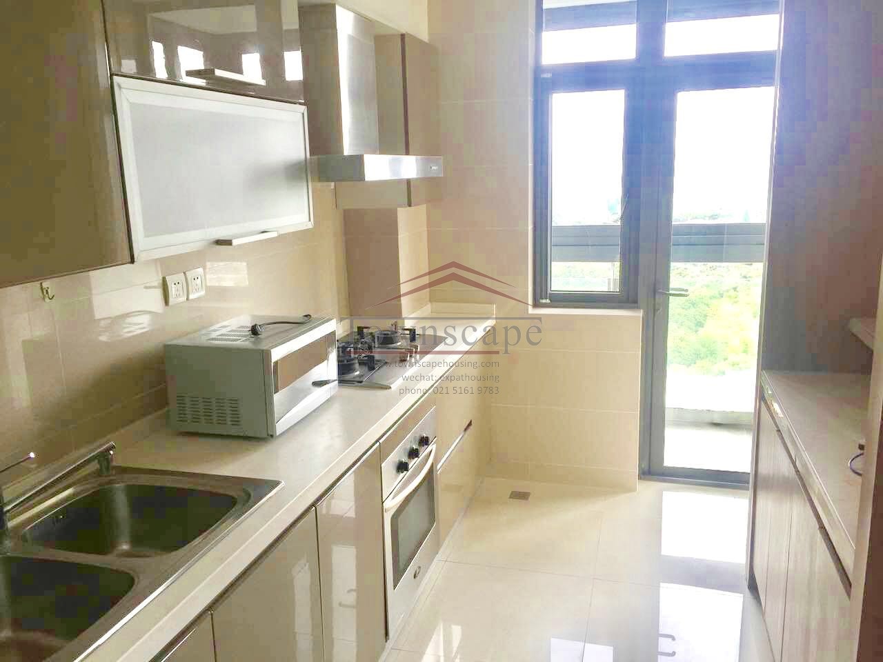  Xujiahui 3BR Apartment overlooking Park w/ Floor Heating