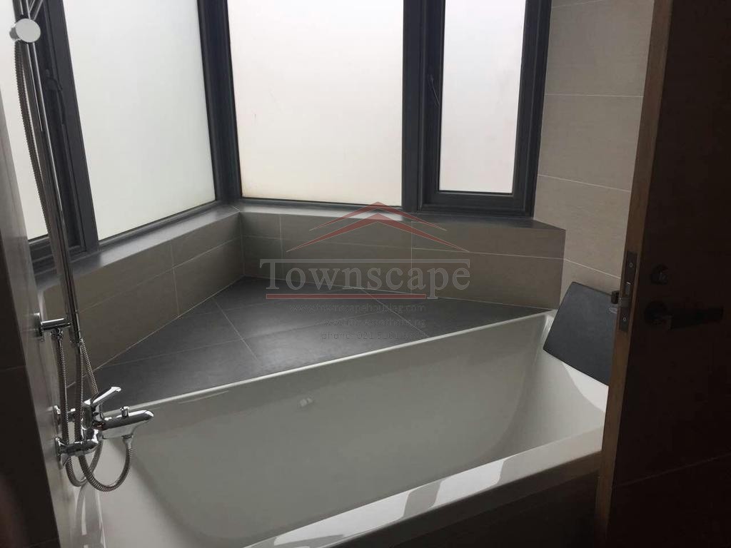  Xujiahui 3BR Apartment overlooking Park w/ Floor Heating