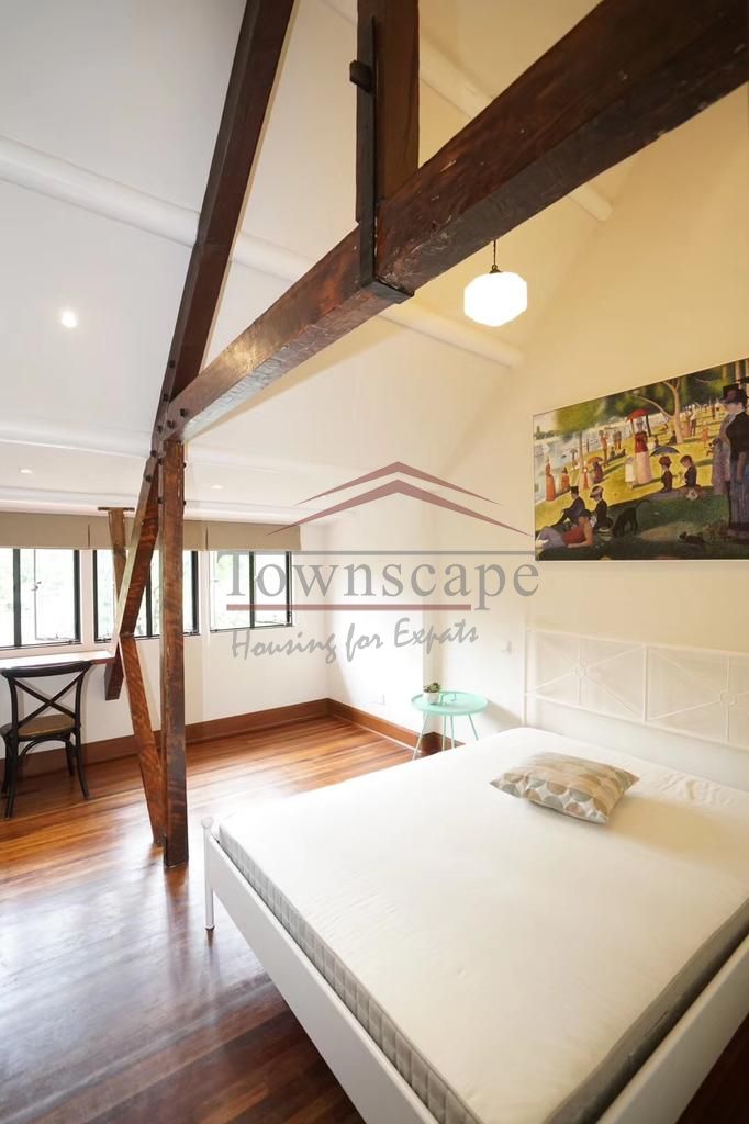  Beautiful 3BR Residence in Downtown Shanghai