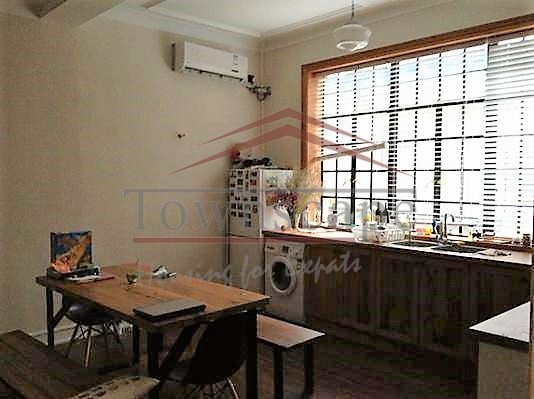  Spacious 3BR Apartment on West Nanjing Road