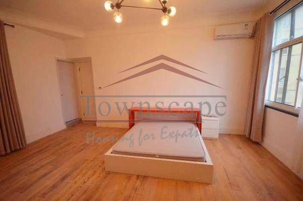  Ample 2BR Apartment with Floor-Heating in Hengshan Road