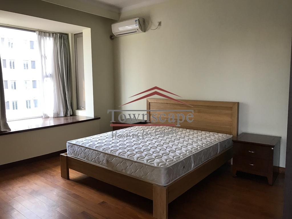  Prime Location: High Quality 3BR Apartment in Xintiandi