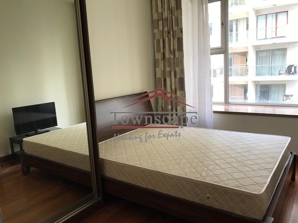  Prime Location: High Quality 3BR Apartment in Xintiandi