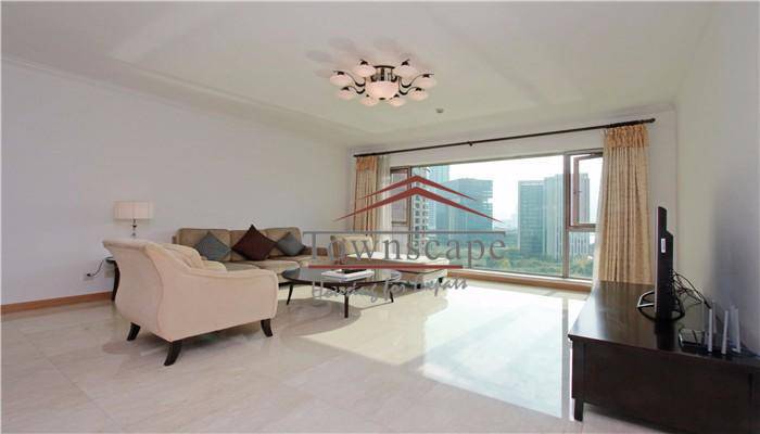  Spacious Family Apartment in Lujiazui