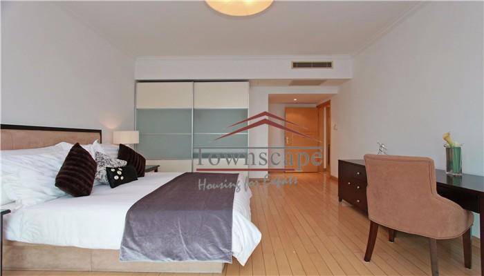  Spacious Family Apartment in Lujiazui