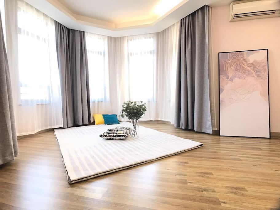  Elegant 3BR Apartment in Gubei