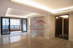  High-end 4BR Apartment in New Jing