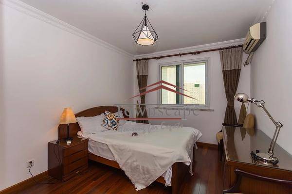  Simple 3BR Apartment in Jing