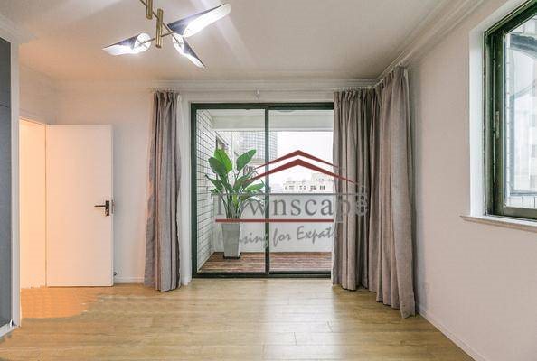  Modern Apartment with Floor-Heating in Shanghai Downtown