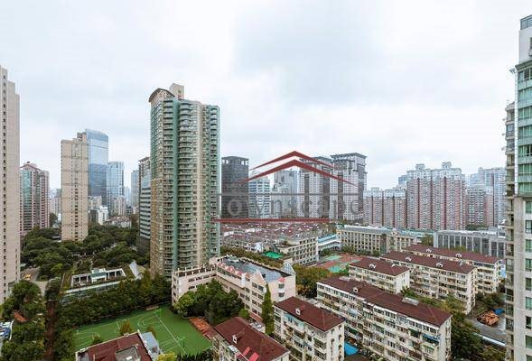  Modern Apartment with Floor-Heating in Shanghai Downtown