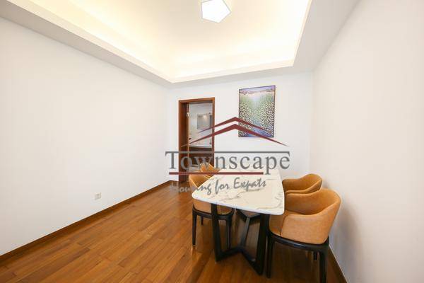  Family Apartment in Tianshan near Hongqiao and Metro Line 2