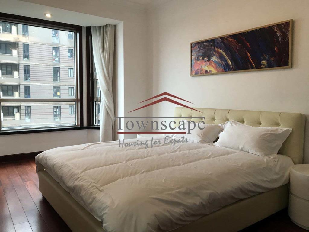  Spacious 3BR Apartment at Gubei Golden Street