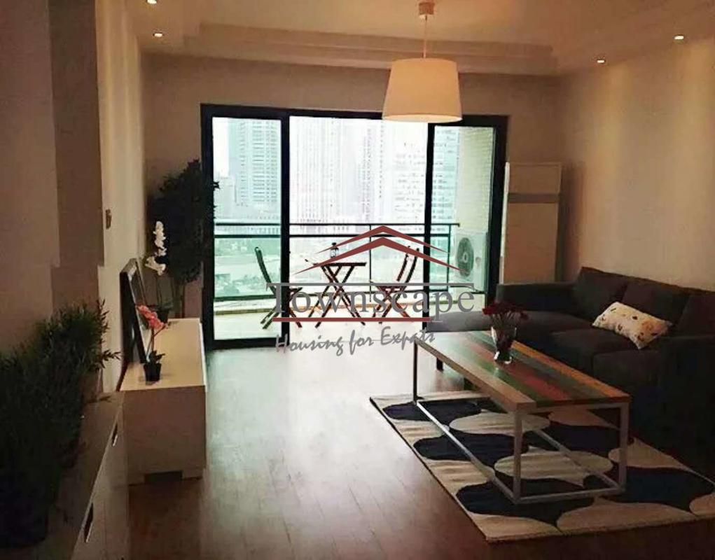  Modern 3BR Apartment in Lujiazui