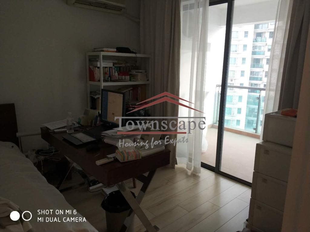  Bright 3BR Apartment at Dapuqiao