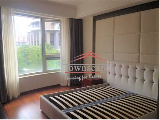  Elegant, Ample 3BR Apartment beside Suzhou Creek