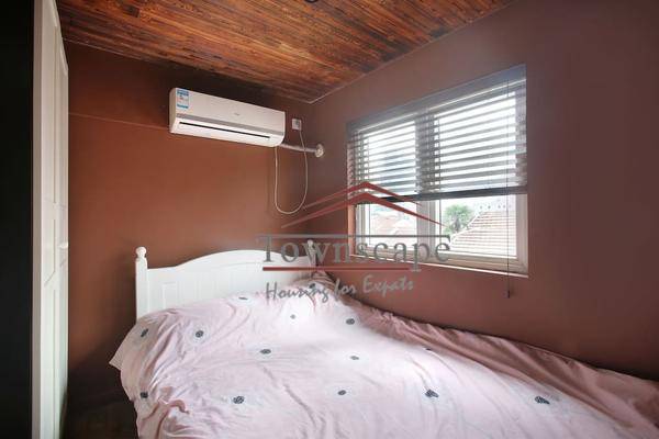  Renovated 2BR Lane House in West Nanjing Rd