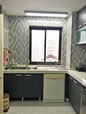  Spacious 3BR Apartment near West Nanjing Road