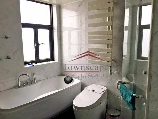  Spacious 3BR Apartment near West Nanjing Road