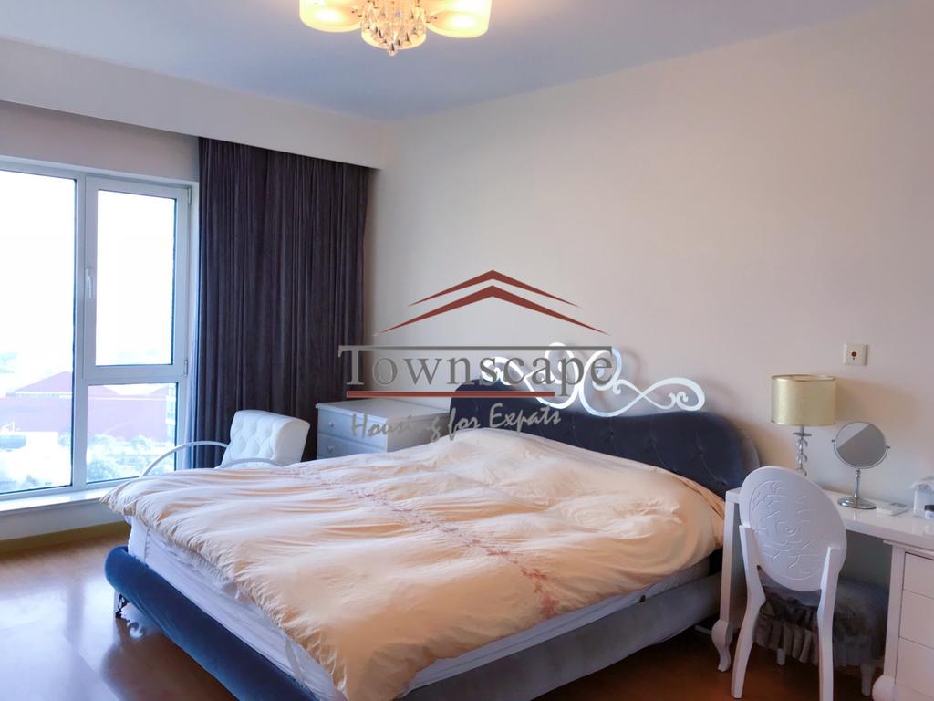  Modern 2BR Apartment at Xuhui Riverside